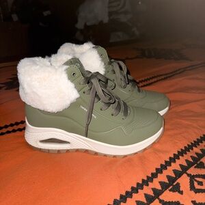 Skechers Women's Olive and Cream Fur-Lined Sneakers